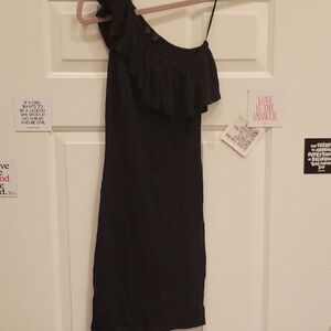 Divided Elegant Black One-Shoulder Dress